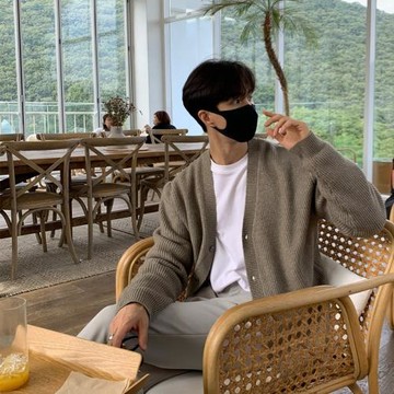 2022輕熟風針織衫男寬松毛衣v領韓版潮流個性單排扣純色開衫外套