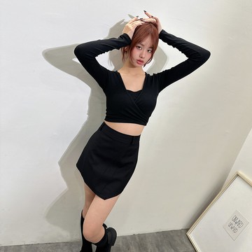 交叉造型彈力Bra上衣-黑【KT224722】