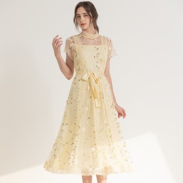 紛飛古典小花園繡花長洋裝  米杏