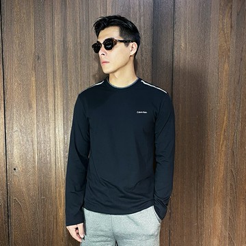 美國百分百【全新真品】Calvin Klein 長袖 棉質 T恤 CK 上衣 logo 長薄T 黑色 CS70