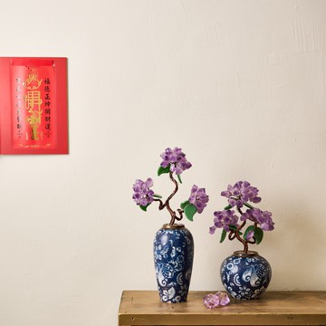 馬年偏財+喜神✦紫骨幹水晶花｜綠琉璃  青花瓷花紋款 空間藝術擺件 風水擺件 天然水晶  Q24CL18-200、201