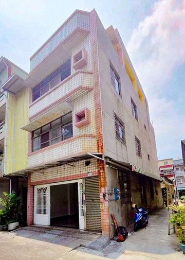 前鎮小港面寬6米 邊間前街後巷透天｜高雄市前鎮區福民街