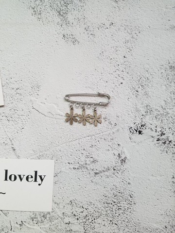 簡約花朵別針大衣胸花妨走光胸針