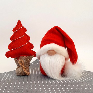 Santa Gnome 6 英寸帶聖誕布藝樹