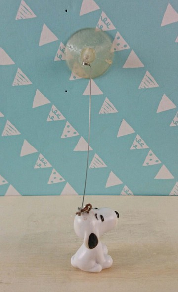 【震撼精品百貨】史奴比Peanuts Snoopy  彈簧擺飾 坐 震撼日式精品百貨