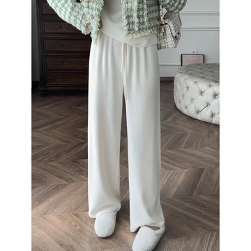 張澀澀 2025冬季新款 奶油慕斯 白色坑條針織闊腿拖地奶奶褲