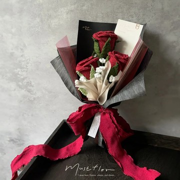 三朵玫瑰與滿天星花束｜Mustflor 陌花