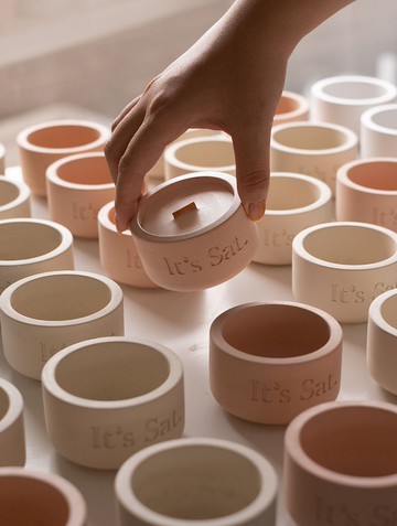 【優惠套組禮盒】4入組 It's Saturday 水泥香氛蠟燭 緞帶包裝