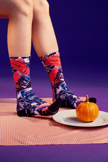 SABRINA HSIEH x LIFEBEAT 藍寶石粉塗鴉牆聯名印花運動襪