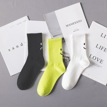 襪子男春夏中筒笑臉卡通創意可愛黑白長襪潮牌ins高幫熒光綠棉襪