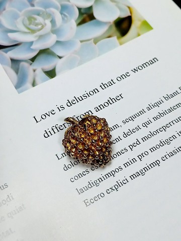 vintage jewelry 古董小莓果別針