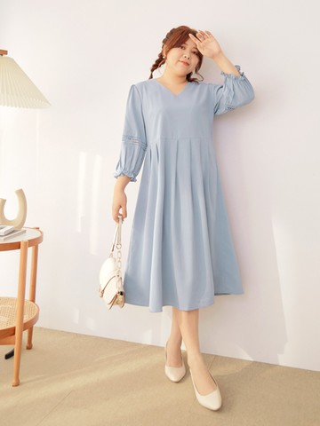 小V臉．V領鏤空造型拋袖長洋裝