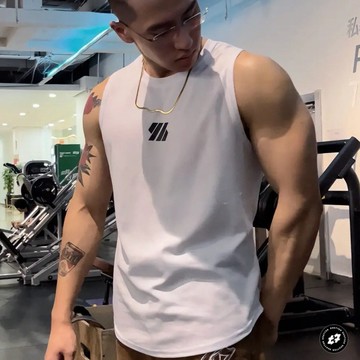 美式健身衣透氣無袖上衣夏季男士健身背心無袖T恤坎肩運動背心男速幹上衣透氣排汗衫男運動背心男大尺碼吊嘎男美式運動背心男