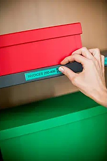 Brother TZe-741 護貝標籤帶 ( 18mm 綠底黑字 )