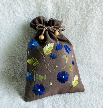 花朵刺繡束口袋・可可棕