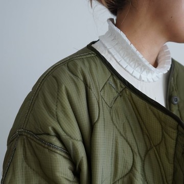 可拆卸領飾 - stand