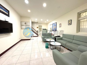 文光國小、光榮海堤、面寬5.2米 車庫透天 ｜澎湖縣馬公市三多路