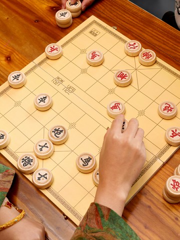 實木象棋帶棋盤中國象棋小學生像棋兒童橡棋便攜折疊棋盤套裝大號
