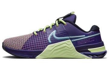 WMNS METCON 8 AMP DEEP PURPLE BARELY VOLT