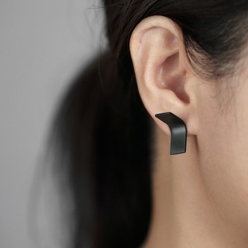moorigin Corner 耳環 | 可改夾式・醫療鋼・抗過敏・不掉色