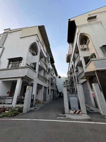 大樓價買屏東商圈四樓靜巷透天車庫｜屏東縣屏東市武順街