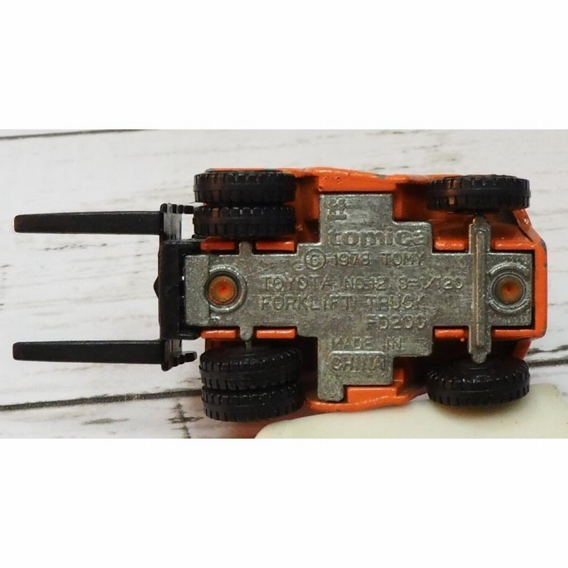 トミカ トヨタ フォークリフト トラック FD200 No.12 1/120 Amazon | トミカ トヨタ フォークリフトFD200 012 | ミニカー