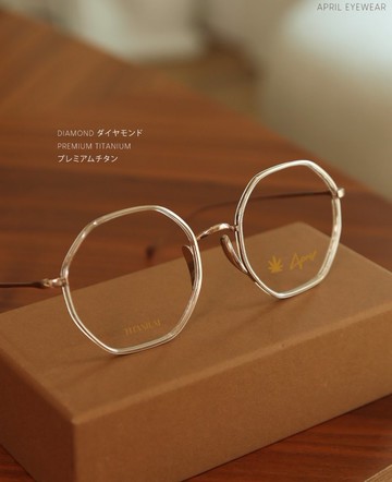 精緻的鑽石切割細節：鼻墊設計