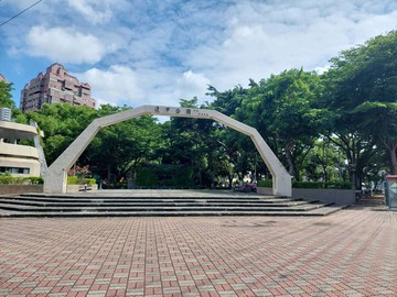 逢甲公園旁 美三房+車位｜台中市西屯區西屯路二段
