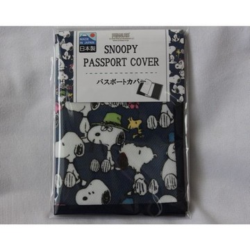 日本製 SNOOPY 史努比 PEANUTS 護照保護套 護照夾 證件收納 出國必備 旅行出差 嘻嘻日貨🐾