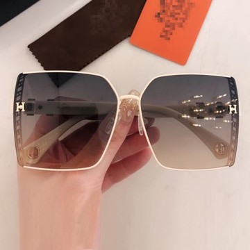 太陽鏡女偏光防紫外線網紅眼鏡大框開車高級感2024新款鏤空墨鏡