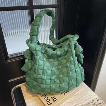 秋冬新款方格云朵大包女休閑個性百搭大容量泡芙托特包斜挎包通勤