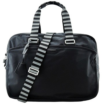 agnes b.霧面鐵牌雙色提把旅行袋(大/黑)