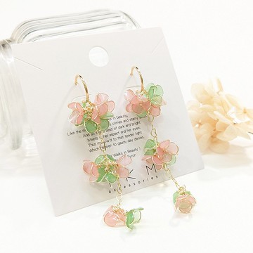 1KM清甜可口•撞色樹脂花球垂墜耳環