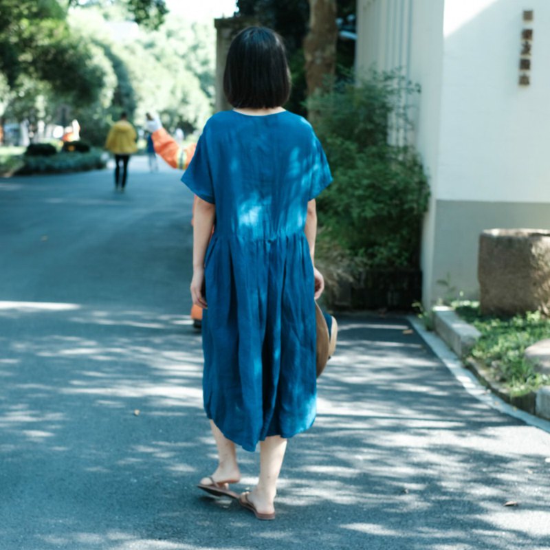 偏愛 | 靛藍色 天然雨露麻制 夏日寬鬆短袖褶皺洋裝 藍染連身裙