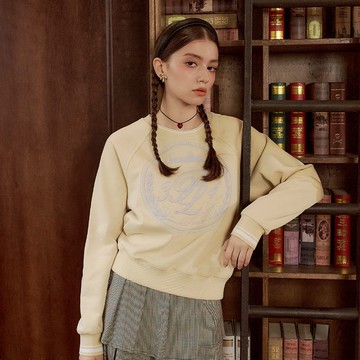 OUWEY歐薇 獨家訂製學院風圖騰大學T(杏；S-L)