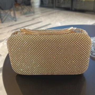 高級感手包女2025新款小包喜媽媽婚宴手拿包搭配旗袍晚宴包金色