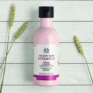 The Body Shop 美体小铺维他命E轻柔洁面乳(250ml)