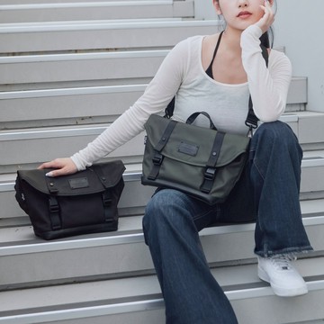 【deya】Cross 郵差包-2色任選 ︱包包  斜背包 側背包