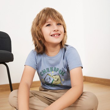 GIORDANO  童裝印花短袖上衣 快樂生活 - 82 天際線藍