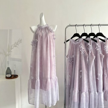 ♡ 𝑪𝒉𝒊𝒄 𝒖 ♡喬與花樽 | 2025新款連衣裙氣質溫柔清新優雅紫色掛脖慵懶長裙…