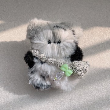 灰色貓咪玩偶鑰匙圈（內含餅乾奶油色小包、玩偶展示杯墊）