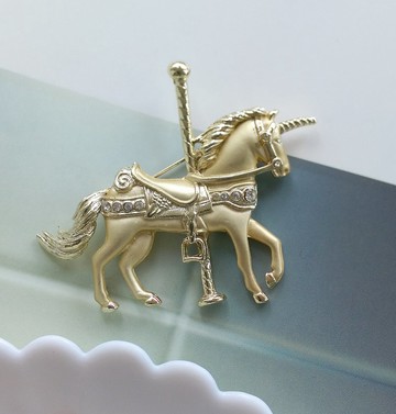 Vintage Jewelry 旋轉木馬 大型 別針  胸針