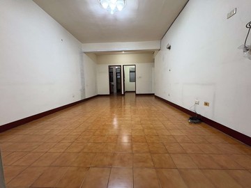 育英護校~公寓三樓 陽台進出｜高雄市三民區大利街