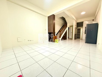 北勢商圈前後臨路車庫美別墅｜台中市沙鹿區六路十四街