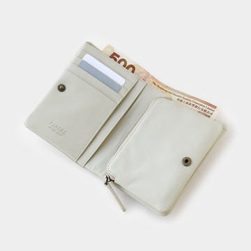 Pinsel on the Shelf 錢包：豆腐白