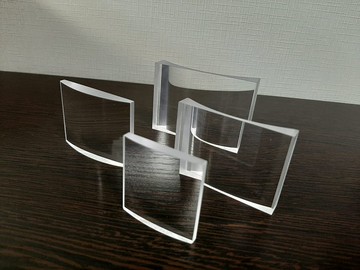 Luxanamorphic 1.33x 變形適配器的配件（鏡頭）