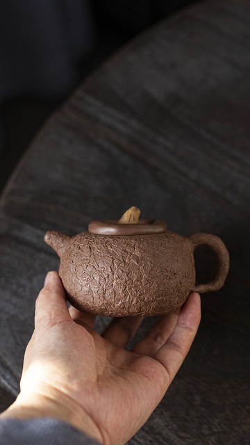 香菇供春 容量200cc原矿老段泥 全手工制作 创新型题材宜興紫砂壺