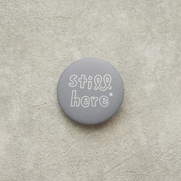 still here 胸針 - 靜謐灰藍款