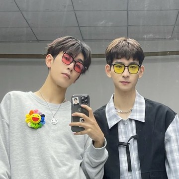 ⒹⓎⓁ┊ 34ᴄᴏʟᴏʀ🪴情侶百搭歐美方框大 太陽眼鏡 墨鏡 大框 明星 同款 夏天 海邊 出國 防曬 網美 當季 流行