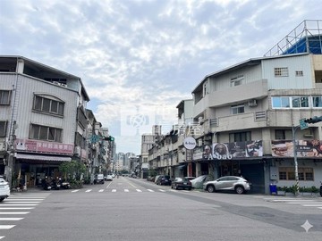新平國小旁臨路溫馨別墅｜台中市太平區新平路三段